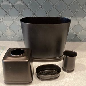 Oil rubbed bronze bathroom set EUC